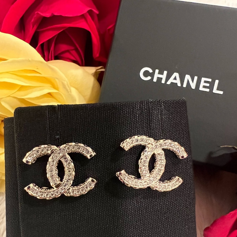 NWOT AUTH A22 Chanel CC gold plated & Strass earrings